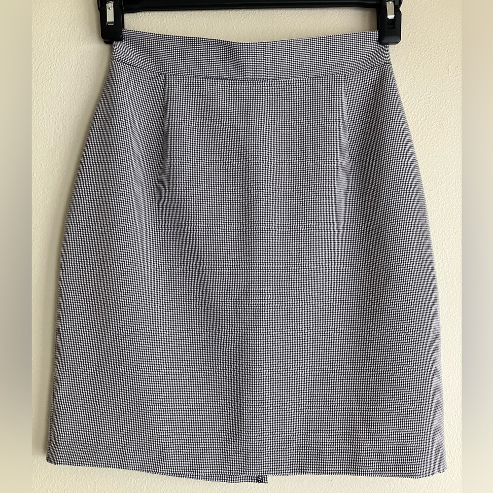 Vintage Women’s Houndstooth Print Pencil Skirt Size 7/8 Grey Made In The U.S.A.